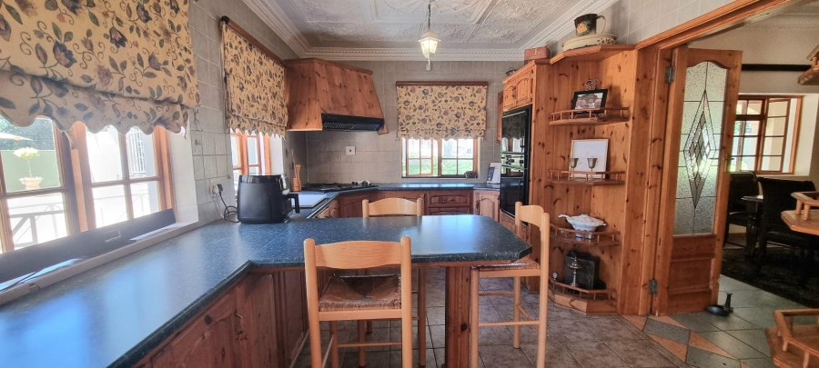 5 Bedroom Property for Sale in Waverley Free State